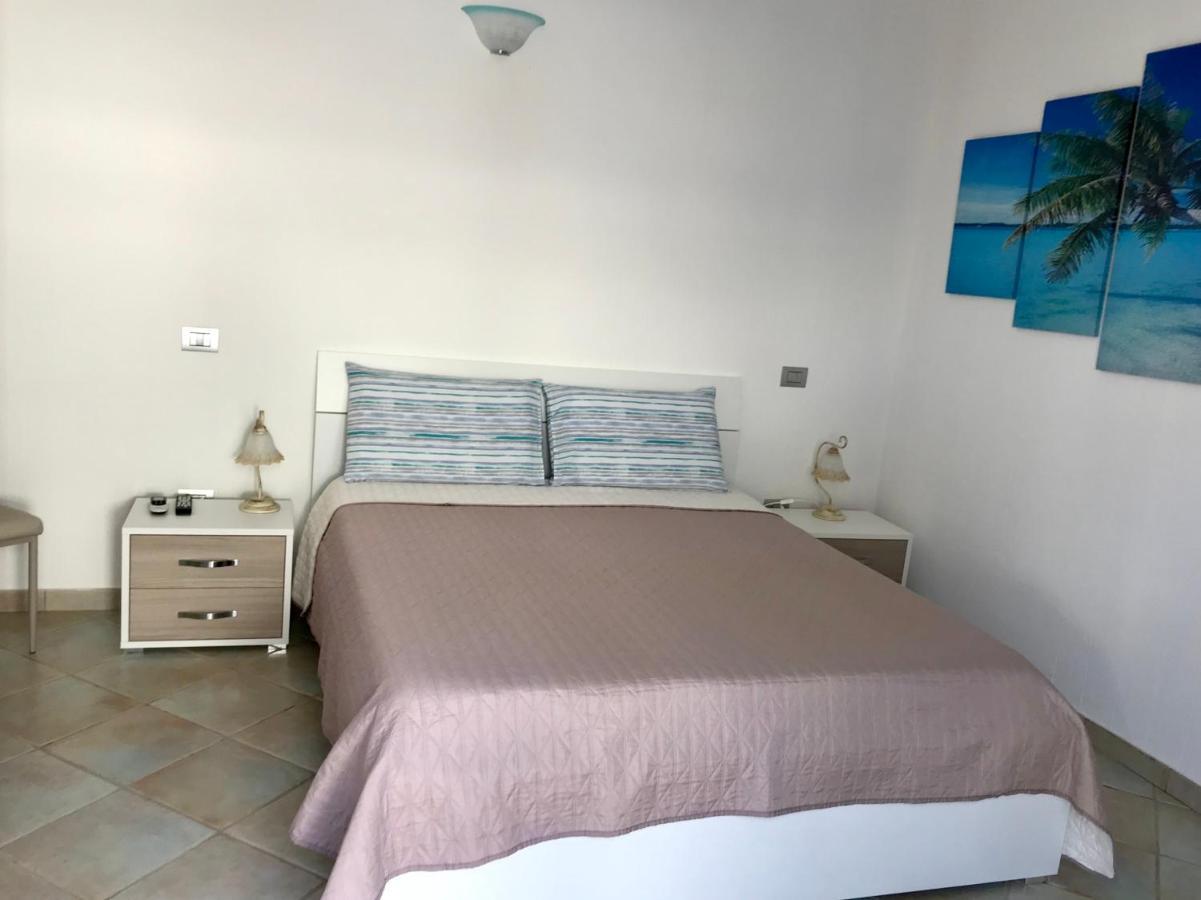 Villa Bianca Bb E Apartments Àrbatax Buitenkant foto