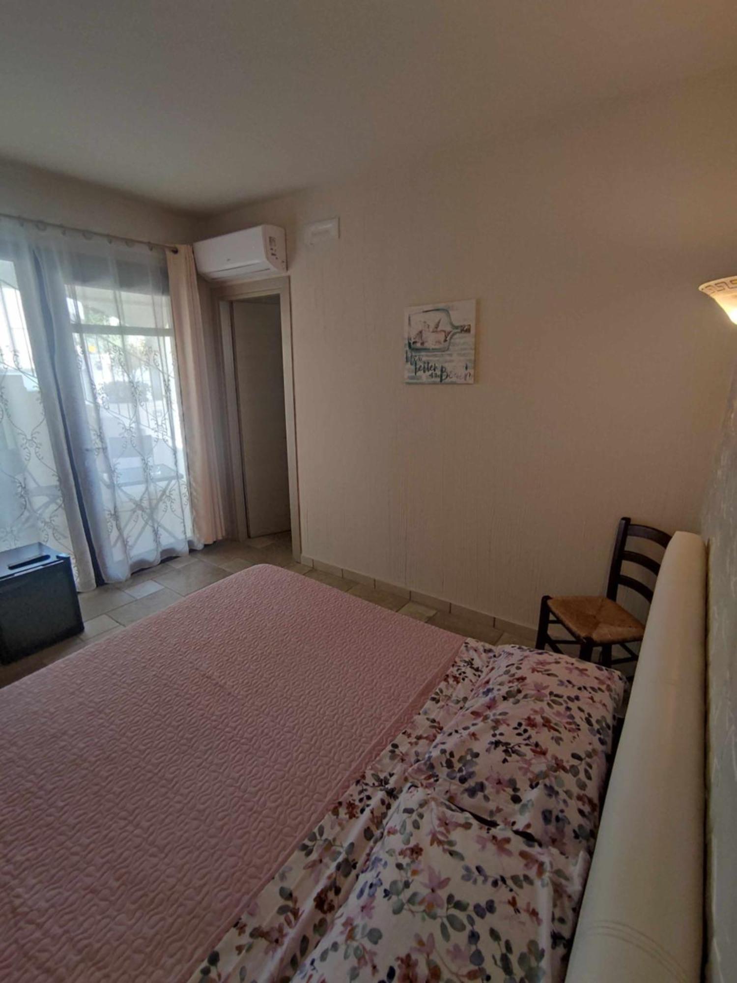 Villa Bianca Bb E Apartments Àrbatax Buitenkant foto