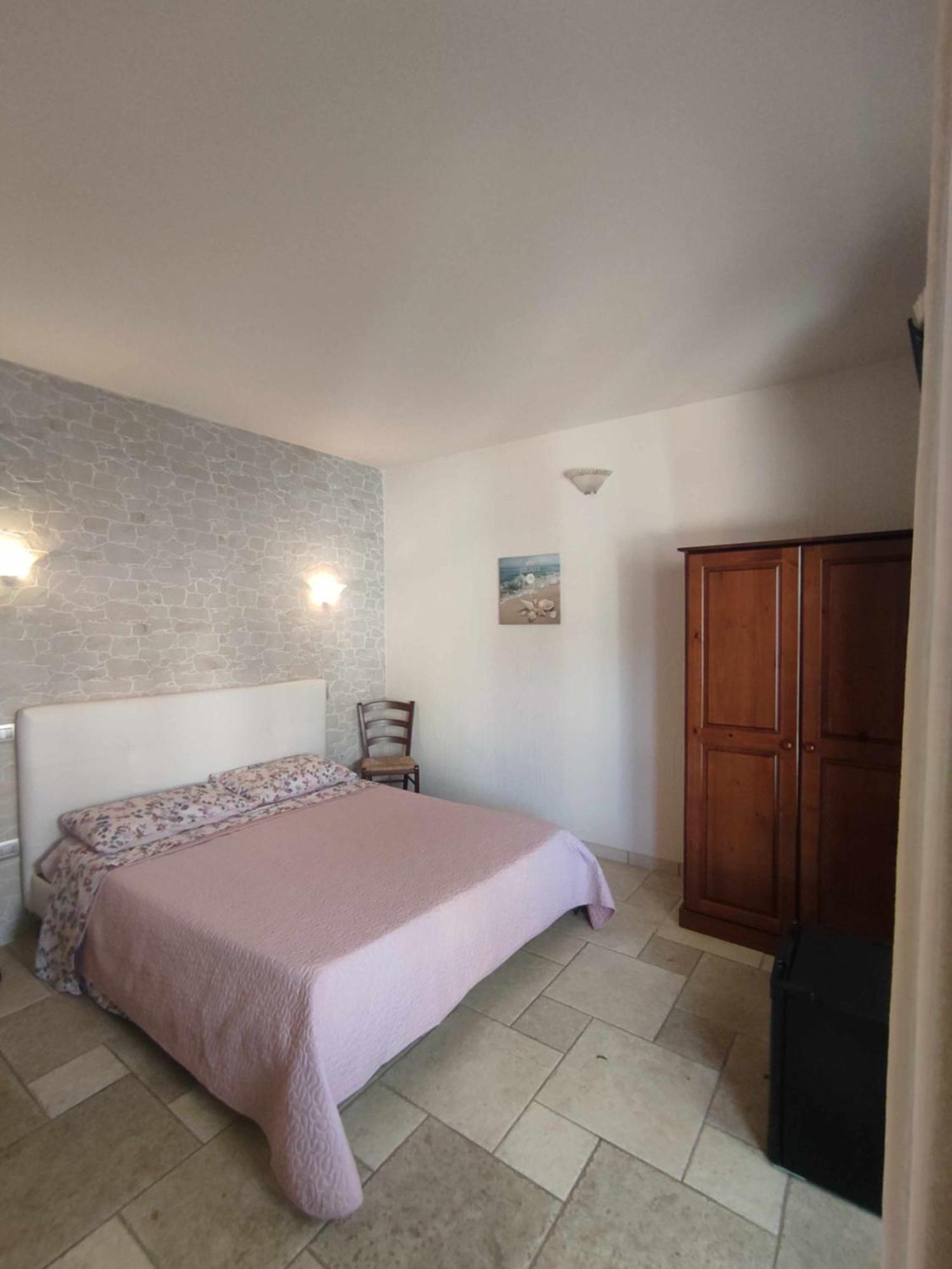 Villa Bianca Bb E Apartments Àrbatax Buitenkant foto