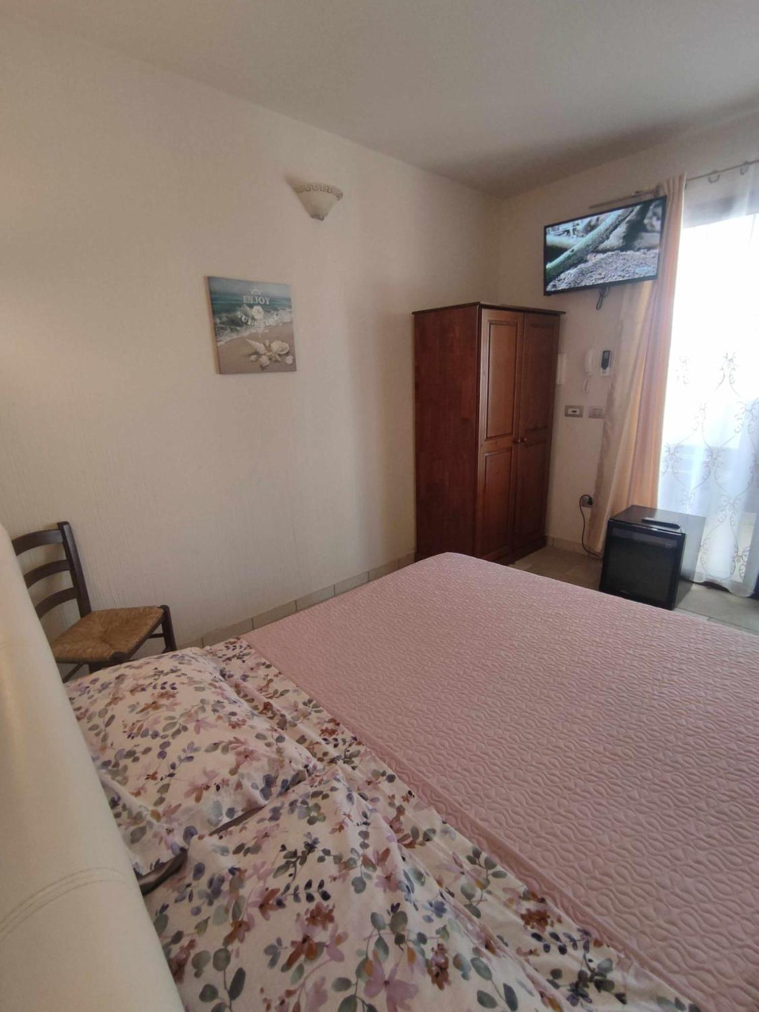 Villa Bianca Bb E Apartments Àrbatax Buitenkant foto