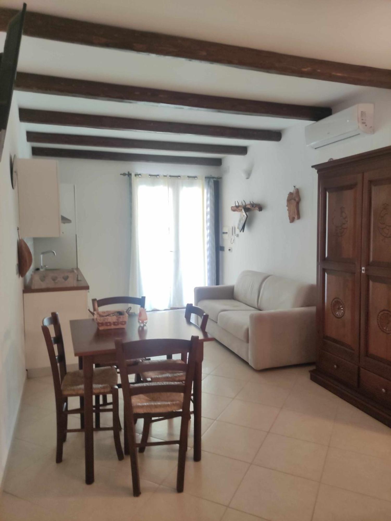 Villa Bianca Bb E Apartments Àrbatax Buitenkant foto