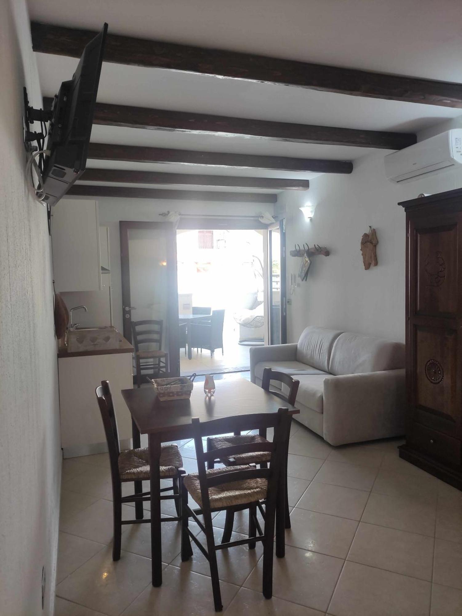 Villa Bianca Bb E Apartments Àrbatax Buitenkant foto