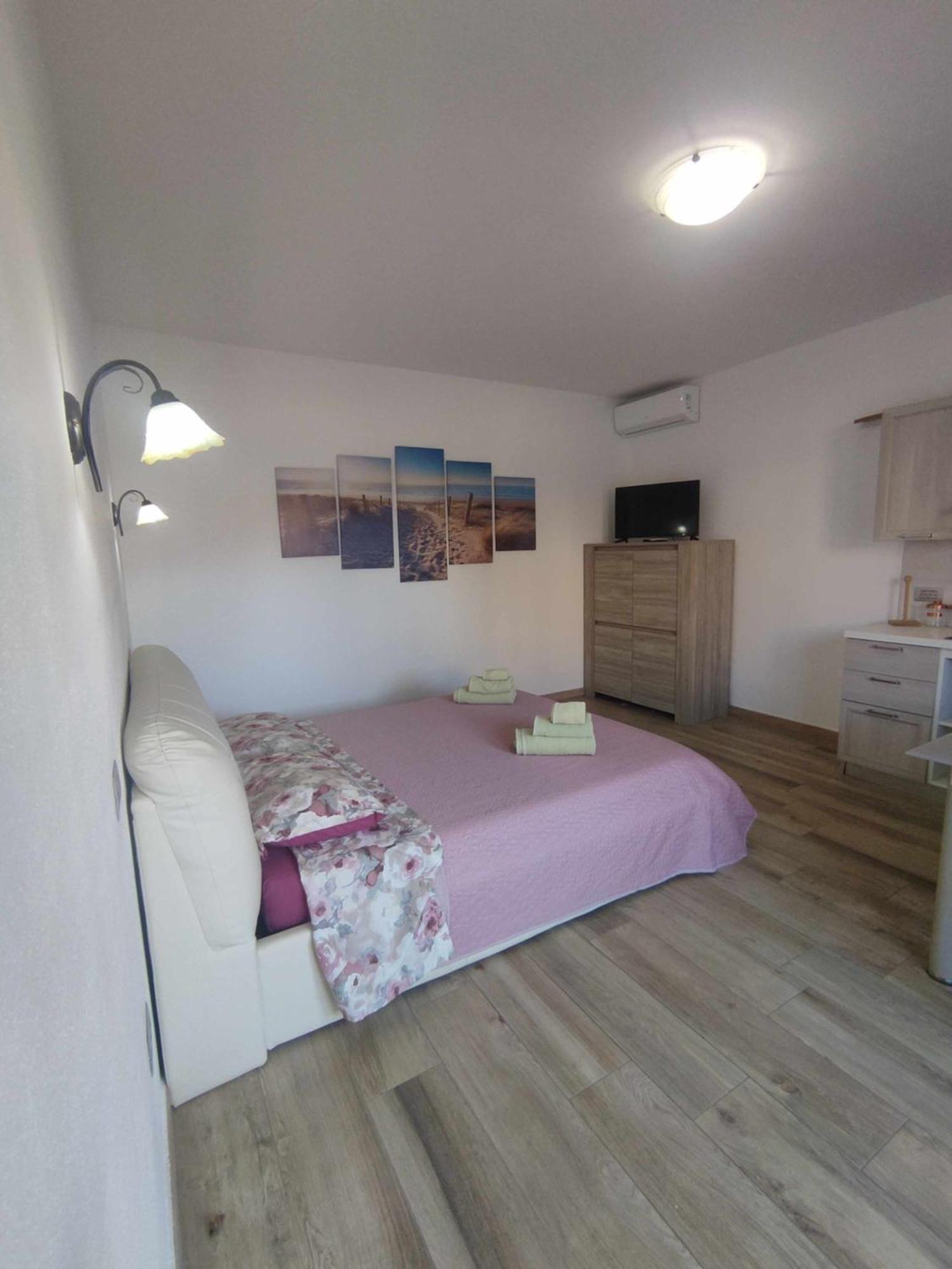 Villa Bianca Bb E Apartments Àrbatax Buitenkant foto