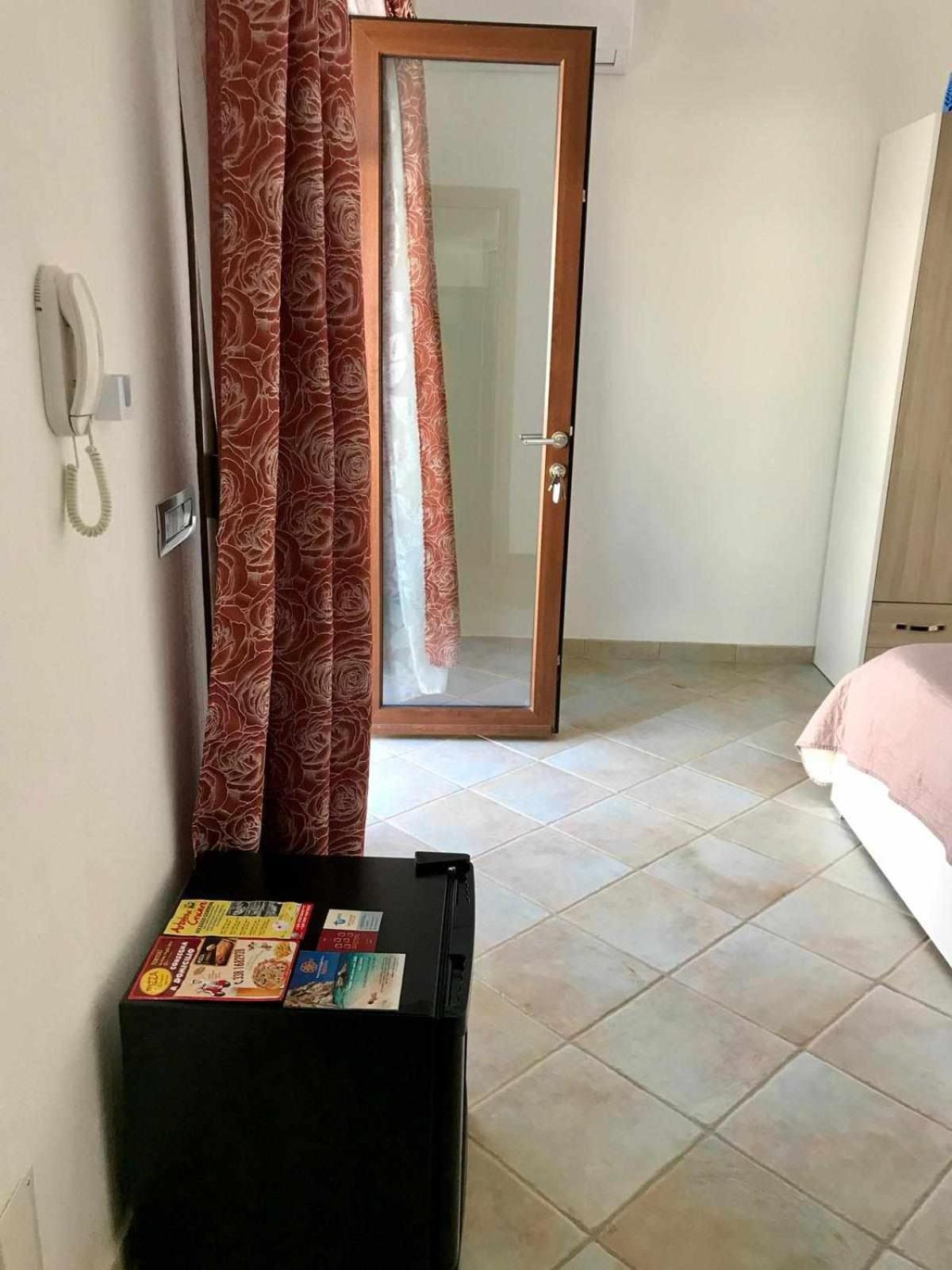 Villa Bianca Bb E Apartments Àrbatax Buitenkant foto