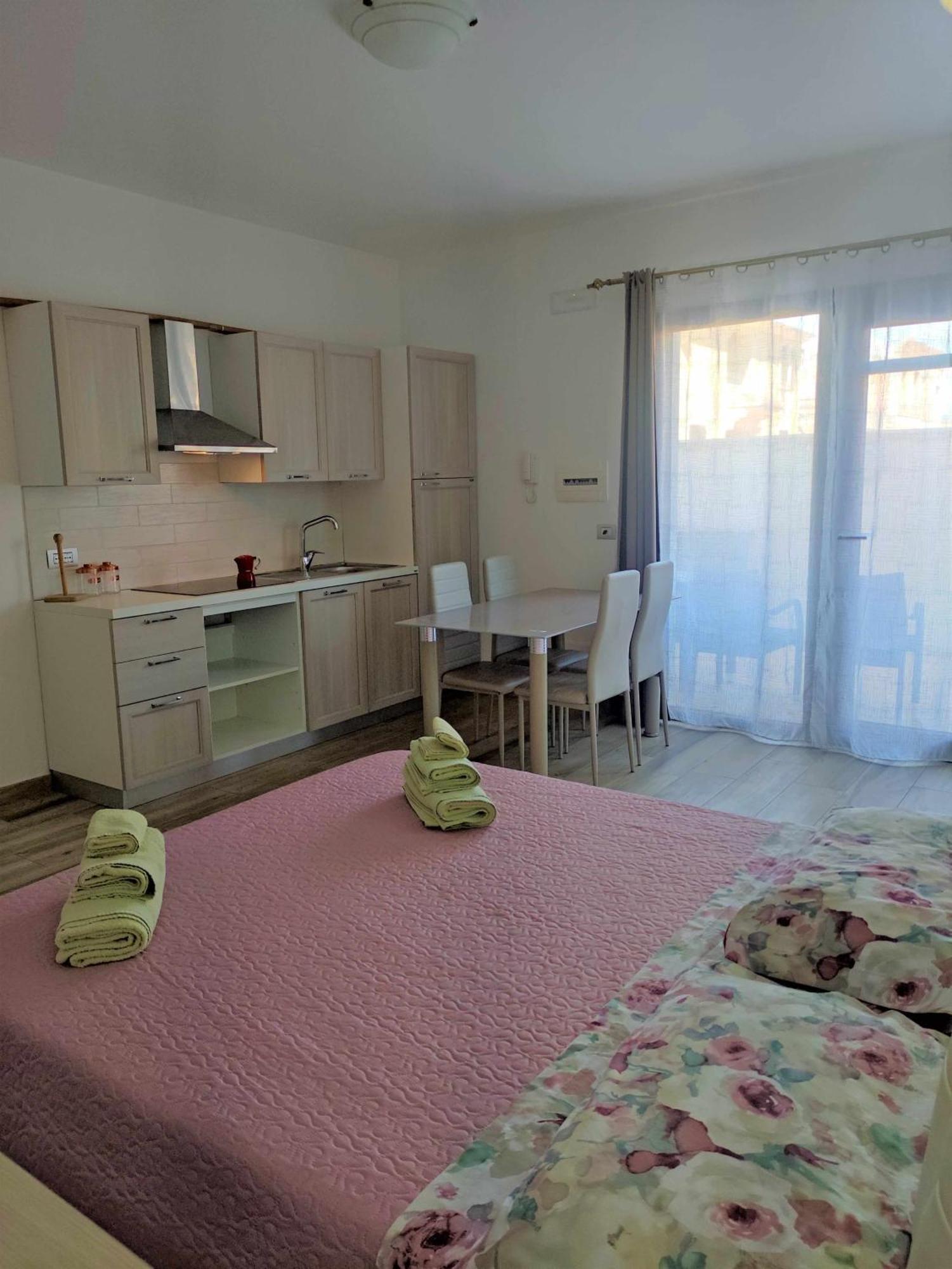 Villa Bianca Bb E Apartments Àrbatax Buitenkant foto